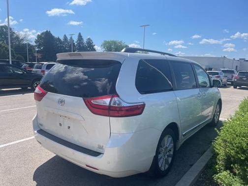 2016 Toyota Sienna XLE Premium