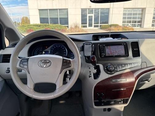 2012 Toyota Sienna XLE