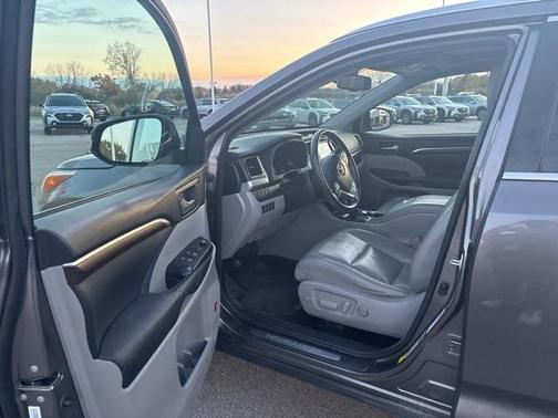 2015 Toyota Highlander 