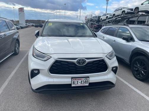 2021 Toyota Highlander LE