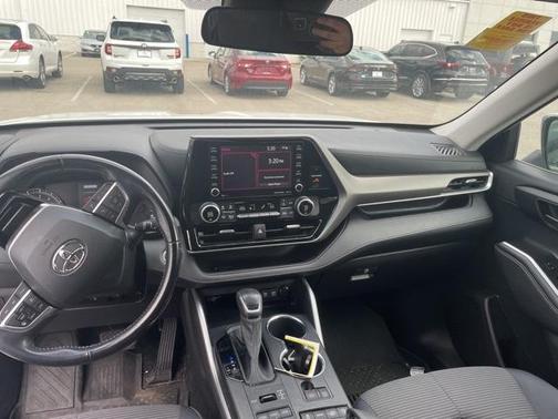 2021 Toyota Highlander LE