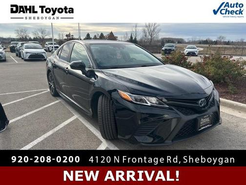 2020 Toyota Camry Hybrid SE