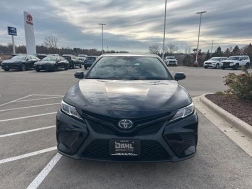 2020 Toyota Camry Hybrid SE