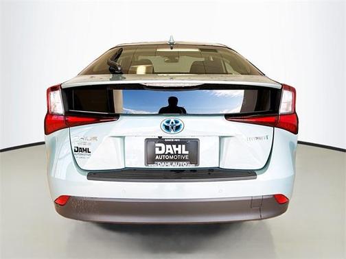 2022 Toyota Prius LE