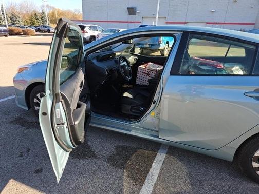 2021 Toyota Prius XLE