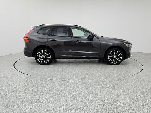 2025 Volvo XC60 Plus
