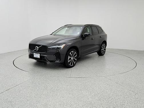 2025 Volvo XC60 Plus