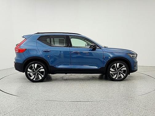 Fjord Blue Metallic 2024 Volvo XC40 B5 Plus Dark Theme