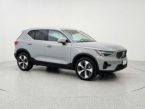 Vapour Grey 2025 Volvo XC40 Plus