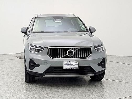 Vapour Grey 2025 Volvo XC40 Plus