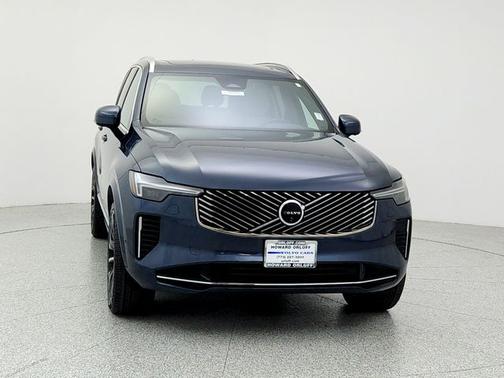 2025 Volvo XC90 B6 Plus 7-Seater