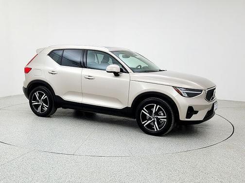 2023 Volvo XC40 Plus