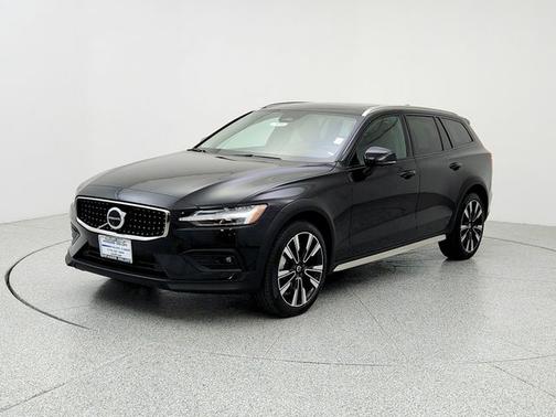 2024 Volvo V60 Cross Country Ultimate