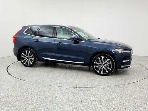 2023 Volvo XC60 B6 Ultimate Bright Theme