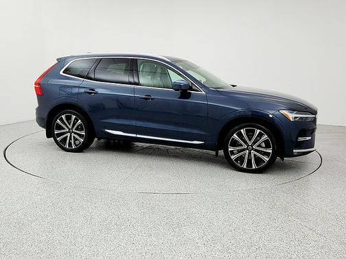 2023 Volvo XC60 B6 Ultimate Bright Theme