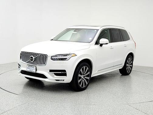 2023 Volvo XC90 Plus