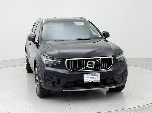 2025 Volvo XC40 B5 Core Bright Theme