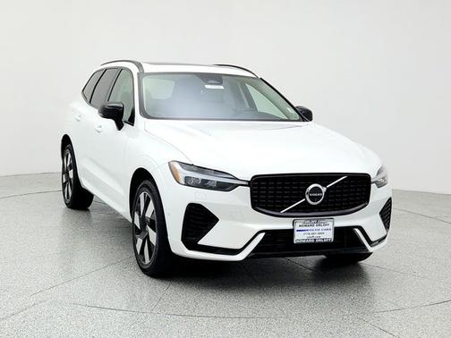 2025 Volvo XC60 Plug-In Hybrid T8 Plus