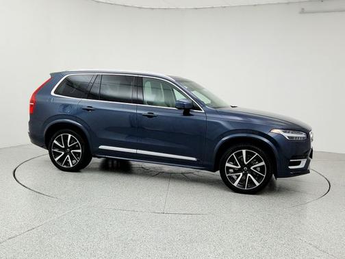 2024 Volvo XC90 B6 Plus Bright Theme