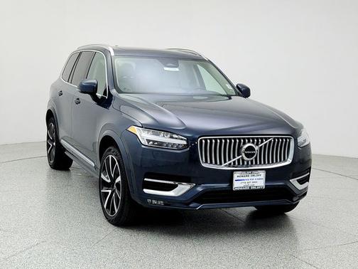 2024 Volvo XC90 B6 Plus Bright Theme