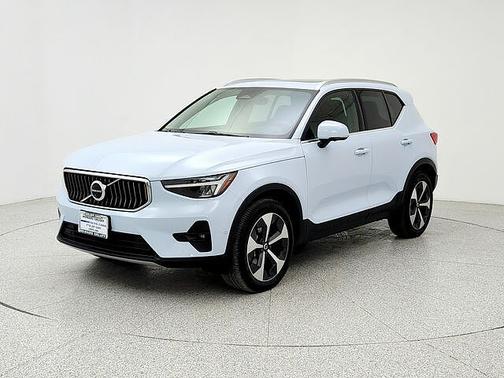 2025 Volvo XC40 Plus