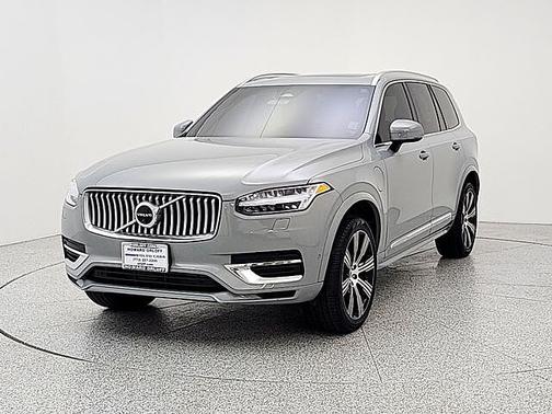 Vapour Grey 2024 Volvo XC90 Plus