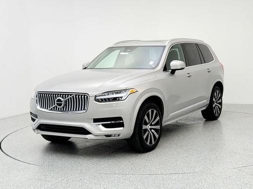 2024 Volvo XC90 B5 Plus