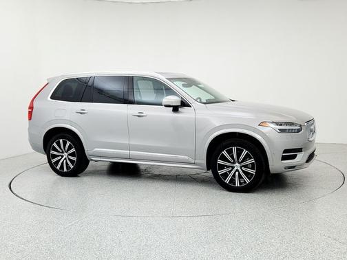 2024 Volvo XC90 B5 Plus