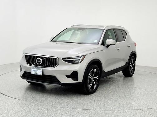 2025 Volvo XC40 B5 Core