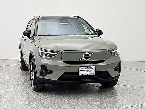 Sage Green 2023 Volvo XC40 Ultimate