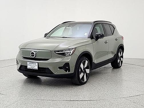 Sage Green 2023 Volvo XC40 Ultimate