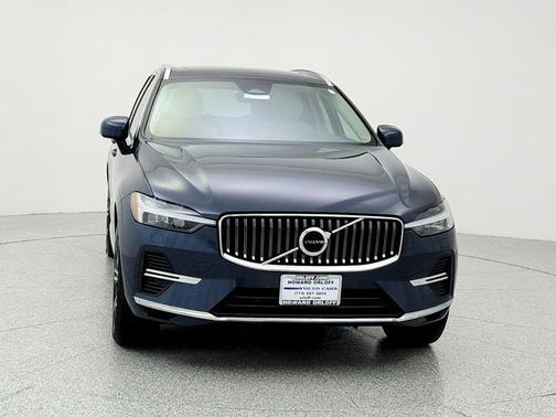 2022 Volvo XC60 Recharge Plug-In Hybrid T8 Inscription Expression