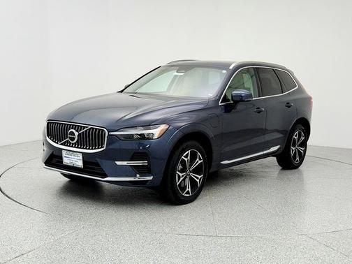 2022 Volvo XC60 Recharge Plug-In Hybrid T8 Inscription Expression