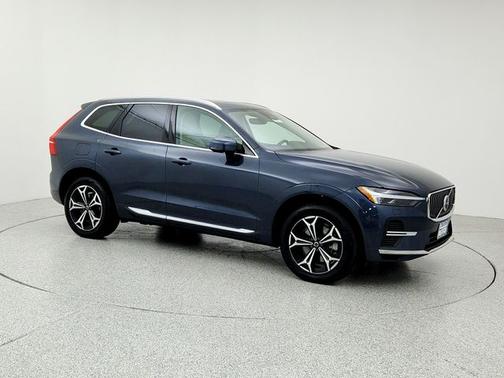 2022 Volvo XC60 Recharge Plug-In Hybrid T8 Inscription Expression