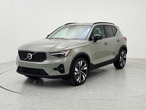 Sage Green 2025 Volvo XC40 Plus
