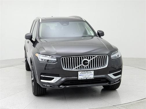 2025 Volvo XC90 B6 Plus 7-Seater