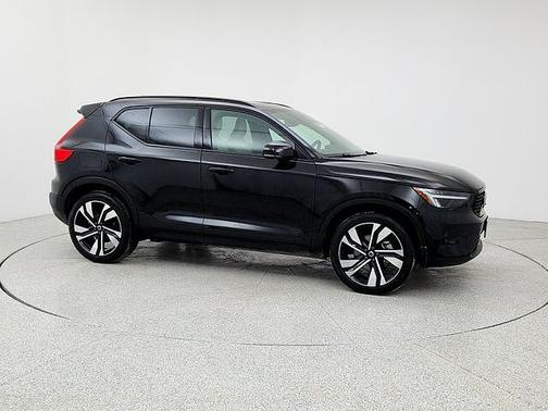 2024 Volvo XC40 Plus
