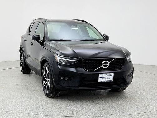 2024 Volvo XC40 Plus