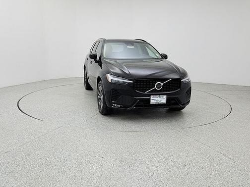 2025 Volvo XC60 Core