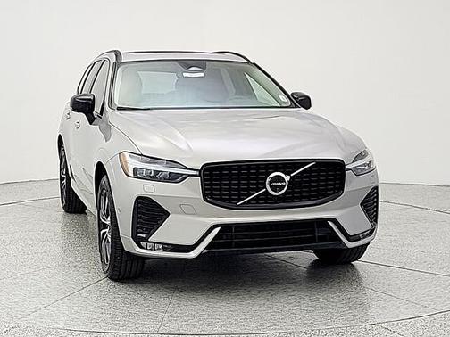 Silver Dawn 2025 Volvo XC60 Plus