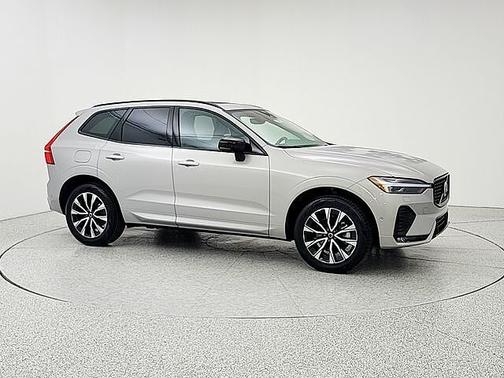 Silver Dawn 2025 Volvo XC60 Plus