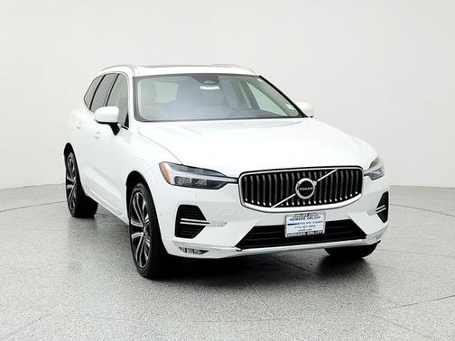 2023 Volvo XC60 B6 Ultimate Bright Theme