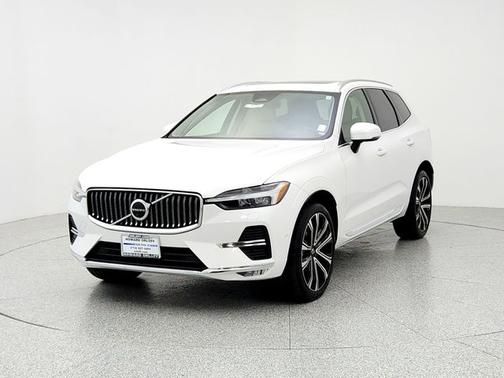 2023 Volvo XC60 B6 Ultimate Bright Theme