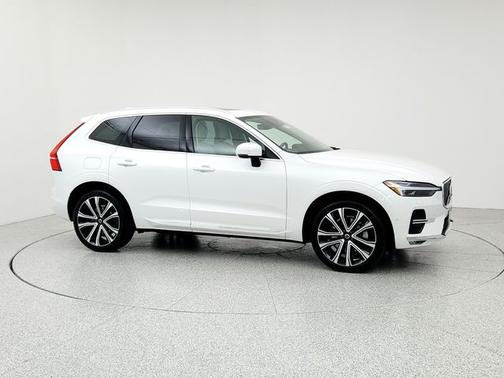 2023 Volvo XC60 B6 Ultimate Bright Theme