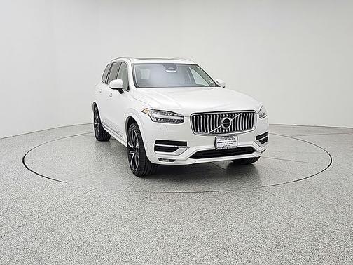 Crystal White 2023 Volvo XC90 Plus