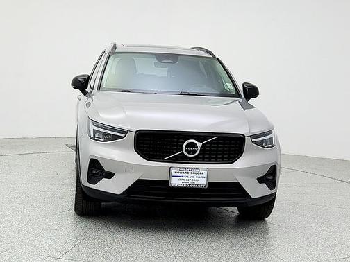 2025 Volvo XC40 Plus
