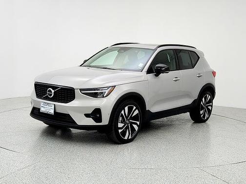 2025 Volvo XC40 Plus