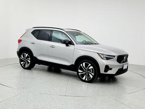 2025 Volvo XC40 Plus