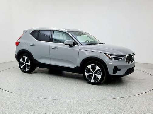 2025 Volvo XC40 Plus