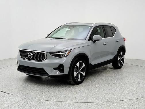 2025 Volvo XC40 Plus